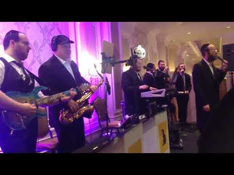 Aleph Bais Gimmel - [Yaakov Shwekey] -Menachem Moskowitz, Azamra Choir & Avrumi Berko