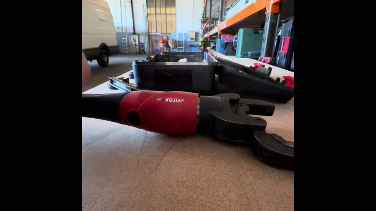 Pince à sertir manuelle hydraulique