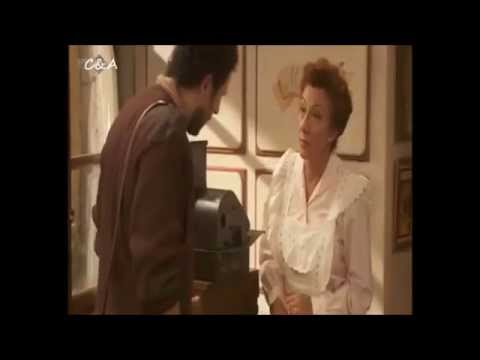 Momentos C&A: Conrado hace un pedido a Dolores mientras habla por teléfono