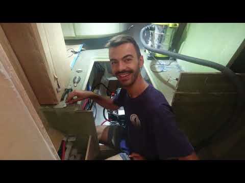 "From Concern to Confidence: Conquering the Challenges of Catamaran Electrical Installation" Ep270