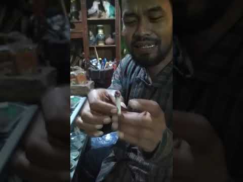 Nglinting tembakau srintil