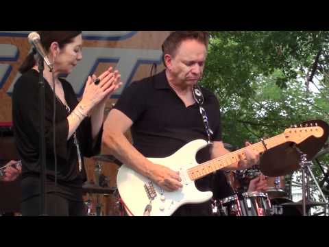 Jimmie Vaughan and Luann Barton - In the Middle of the Night