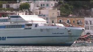 preview picture of video 'Fast ferry Isola di Capri, Capri, Italy'