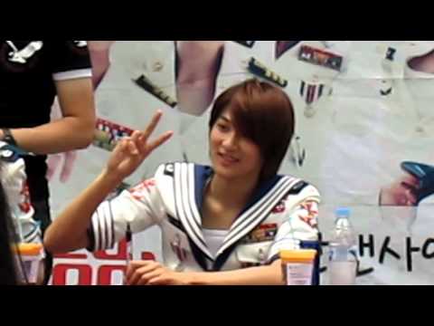[FANCAM]120806 LEDapple Busan Fansign - Kyumin focus