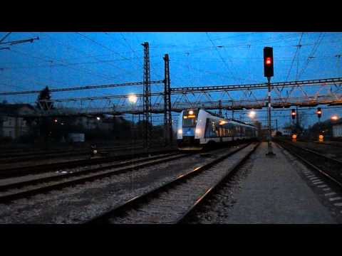 Příjezd vlaku Os 7062 (ČD 440.003) - Chomutov, 22. 4. 2013