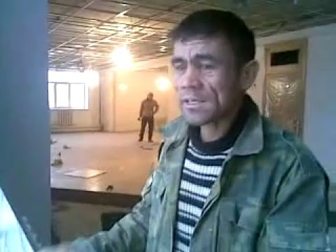 Duniya hai dilwalon ki - A man from Tajikistan singing a hindi song & so well...