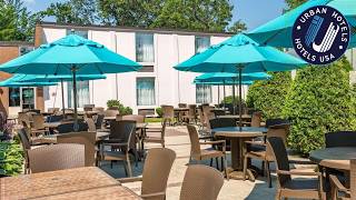 Country Inn & Suites by Radisson, Traverse City, MI | United States 🏩
