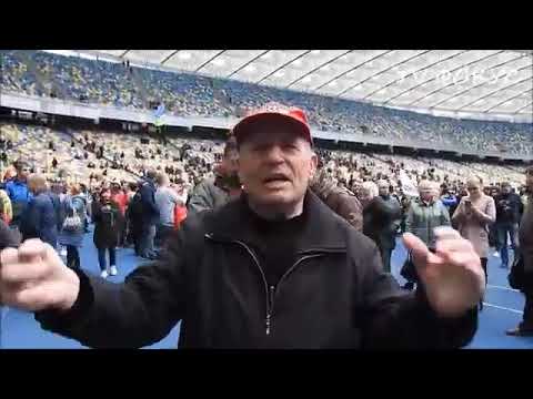 На дебатах избили человека.  | Люди Порошенка избили человека за вопрос про Шария