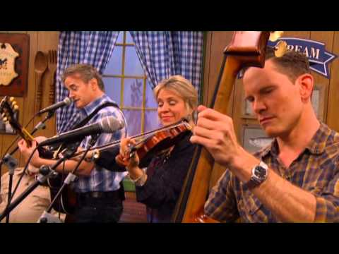 I'm An Old Cowhand (Hot Club of Cowtown)