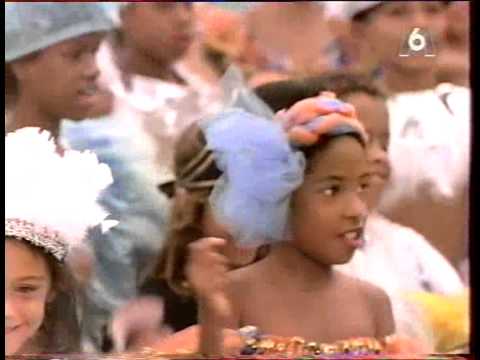 Chico et Roberta  ( Festa No Mar  / Clip )