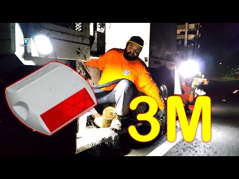 USA - 3M TWO-WAY WHITE-RED RAISED REFLECTOR PAVEMENT MARKERS SERIES 290 @MasterWorkers