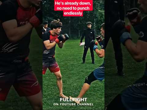 He's already down, no need to punch endlessly #mmafighter #knockout #freefight #sparring #shorts