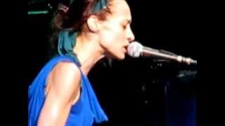 Fiona Apple LIVE - Not about Love