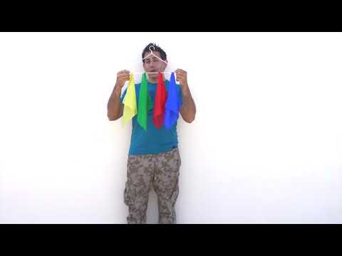 Voir la vidéo Silks Off Hanger - 4 Foulards Hanté Sur Cintre