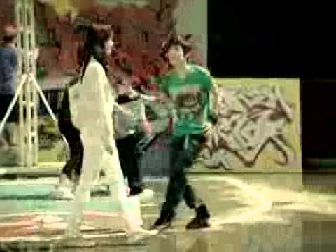 اغنية لفرقة شايني الكورية Replay مع فكتوريا من الfx