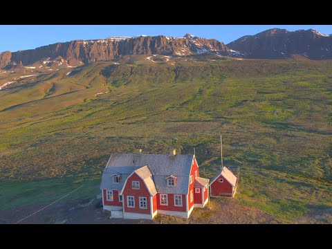 Qullissat 2024 - Old Coal Mining town, drone footage - Gamle kulmine by, drone optagelser