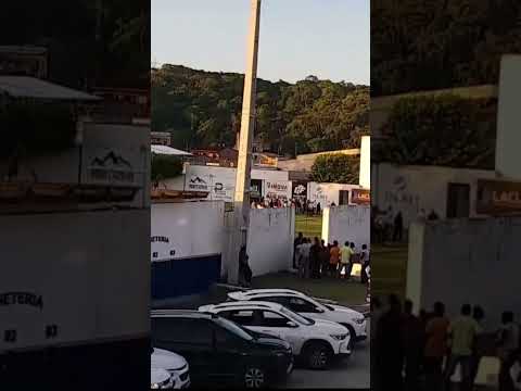 JERÔNIMO DEIXA ESTÁDIO PELOS FUNDOS PARA EVITAR MANIFESTAÇÃO NO INTERIOR DA BAHIA