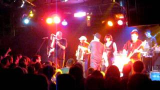 The Herd - &quot;77%&quot; live at Prince Bandroom.AVI