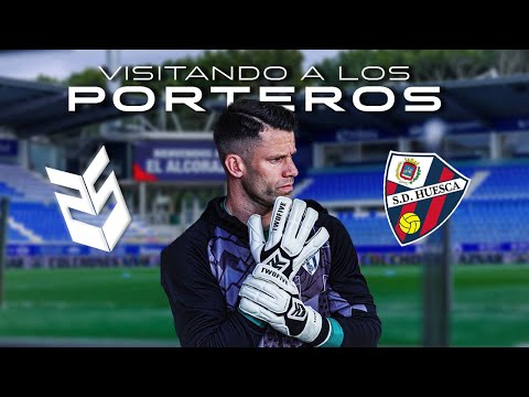 Training INTENSELY with TwoFive GOALKEEPERS from @SDHuescaTV 🧤​​🔴 🔵​