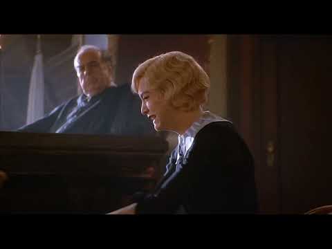 Roxie Hart takes the stand | Chicago (2002)