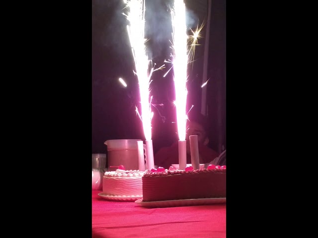 Vídeo relacionado con Vela Números 8 Mine, Vela Cumpleaños Mine, 3D Patrón Velas, Velas Tarta, Niños y Niñas, Decoracion para Fiestas, Cake Topper, para Aniversario, Fiesta de Cumpleaños, Fiesta de Bodas