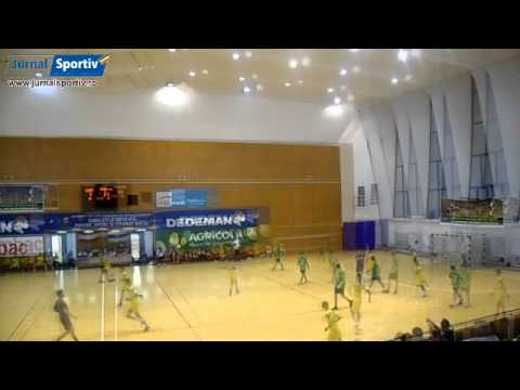 Turneu Final Handbal Juniori III Bacau 2013-Semifinala2: HC Argeş Piteşti -- CSM Bacău 2010  20-37
