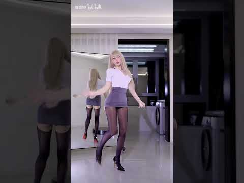 雾奈哟 短裙 开裆黑丝