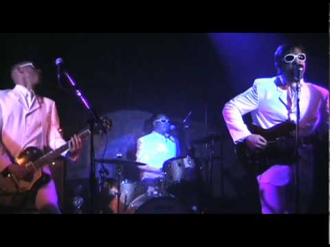 The Laundronauts - LIVE - Colourfast Girl