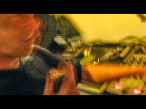 pindakaas anjovis sambal dip