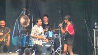 Download lagu Abdul & The Coffee Theory - Lollipop feat. Nina Tamam @ JJF 2011 mp3 Download lagu Abdul & The Coffee Theory - Lollipop feat. Nina Tamam @ JJF 2011 mp3
