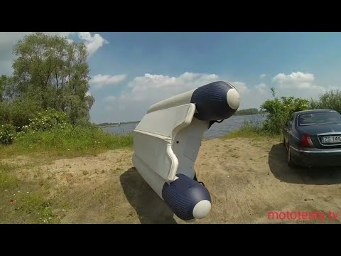 Ways to carry an inflatable boat in a car