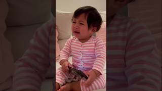 Download lagu FUNNY... BABY LILY'S DRAMA WHEN HER PHONE WAS ABOUT TO BE TAKEN, SHE CRIED OUT LOUD mp3