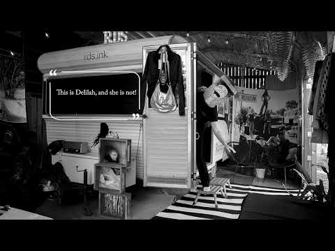 Running Duck Studio mobile art gallery