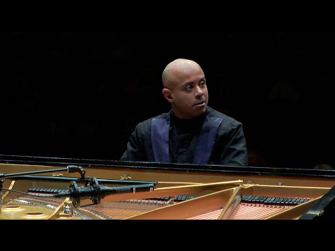 Stewart Goodyear plays Ludwig van Beethoven's Piano Concerto No. 3 | Performance Excerpts