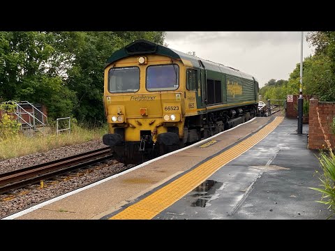 Freightliner 66523 4L54 with no containers 14;36 running 2E 4/9/2025
