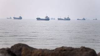 Atacan a un petrolero en Ormuz mientras EE.UU. bombardea Irán por décima noche consecutiva