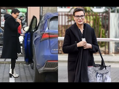 57-letnia Stenka w białych kozakach wsiada do Lexusa za 240 tysięcy złotych