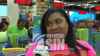 Tiendas abarrotadas por festejo del Día de las Madres
