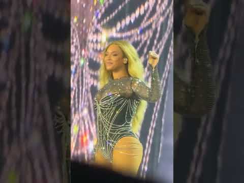 BEYONCÉ and the crowd singing along | Before I let you go | The Renaissance World Tour