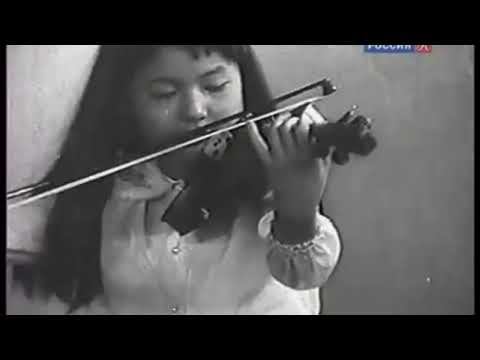 Yoko Sato Child Prodigy in Masterclass with Leonid Kogan Wieniawski Concerto 2 - Short Clip