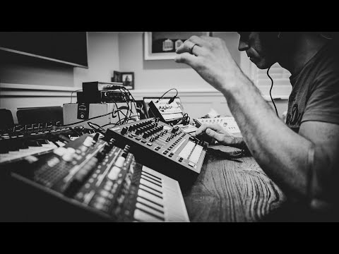 Roland MC-707 & Volca Bass Drum and Bass - Dawless Jam - first attempt at UK DnB - 172 BPM