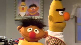 Sesame Street: Ernie&#39;s Alphabet Story