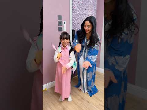 مين يعرف الماسي وش قاعدة تغني 😂 ! #shortvideo #shortsfeed  @mar@marwafamily