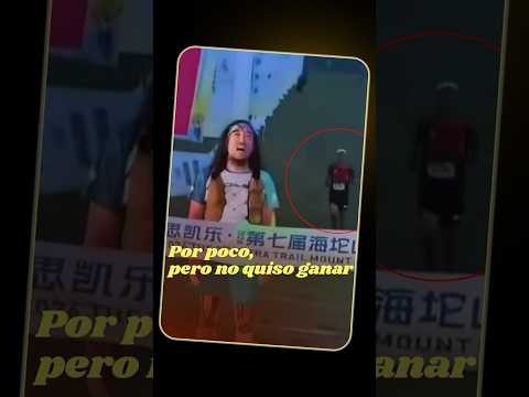 Un gesto deportivo llamó la atención durante una maratón en China