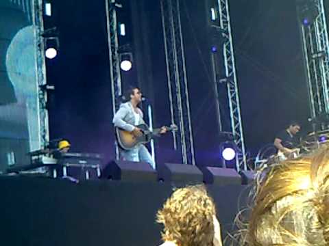 Waylon @ concertatsea2010 "fragile people"