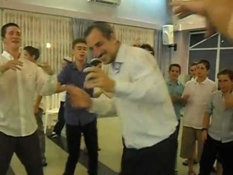 Rabbi  Dishi dancing