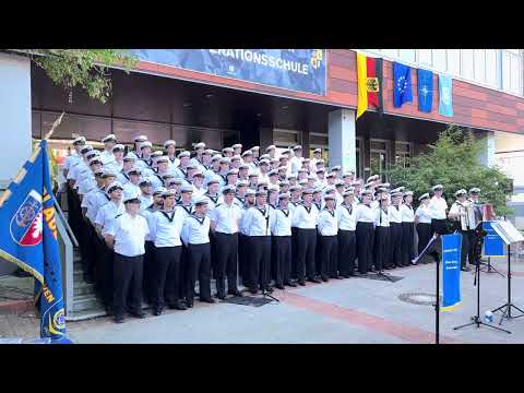 Original Marinechor Blaue Jungs aus Bremerhaven in der Marineoperationsschule (#MOS)-"Country Roads"