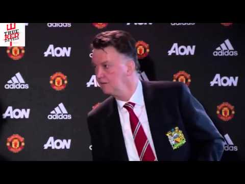 Louis Van Gaal slaps journalist