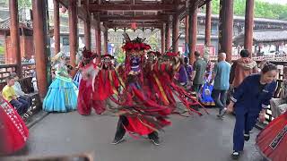 Download lagu 20260517 151424 湘西墨戎苗寨離開前巧遇的苗族儺舞表演 mp3