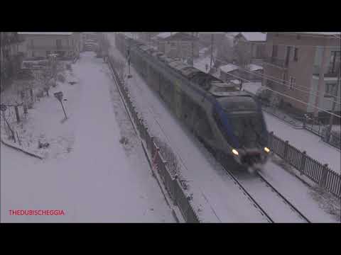 MINUETTO D. IN DOPPIA IN TRANSITO CON NEVE A ROBILANTE. (CN) MERC. 8 - 12 - 2021.